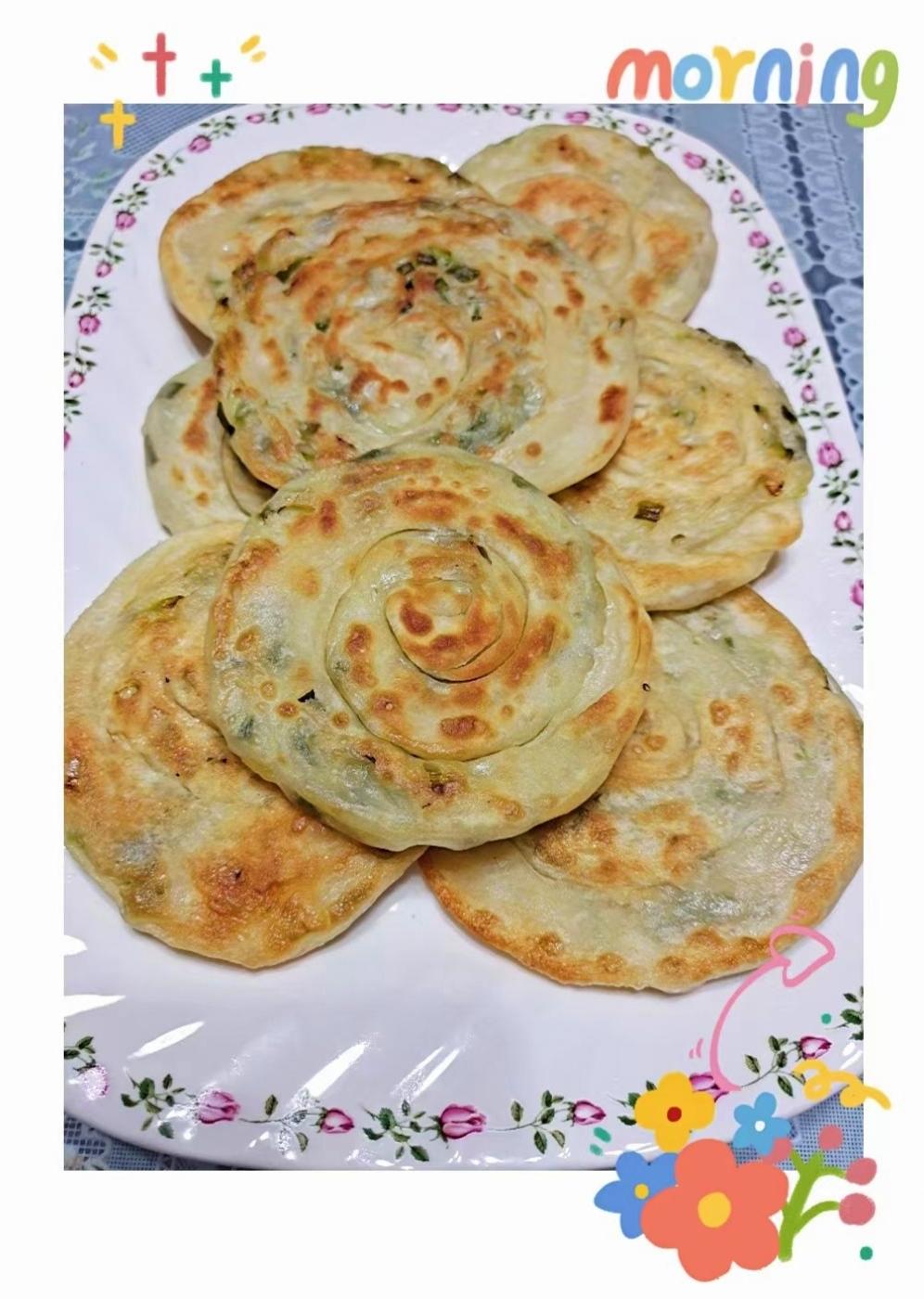 【葱油饼】假期好好做早餐，4步吃上香脆葱油饼！