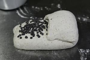 《割口发烧友的面包》— 巧克力豆大理石乡村面包的做法 步骤10