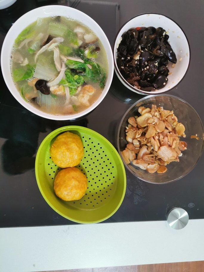 厨师长教你：“香菇白菜汤”的家常做法，简单易学营养美味