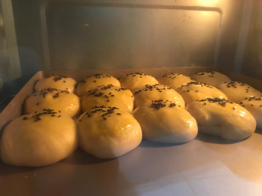 大人小孩都爱不释口的【蜂蜜牛奶小餐包】