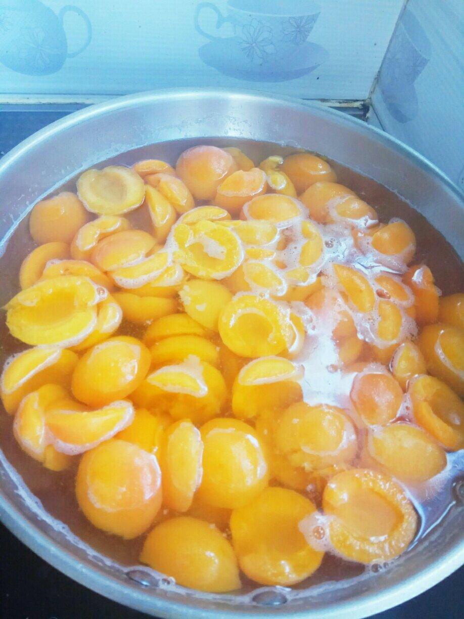 夏天祛湿食疗，排毒咸鲜“冬瓜咸肉海带薏仁汤”，快给家人炖一碗🍲