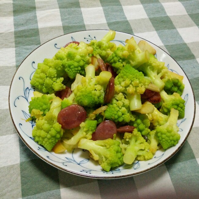 mushroomblue做的宝塔花菜炒香肠