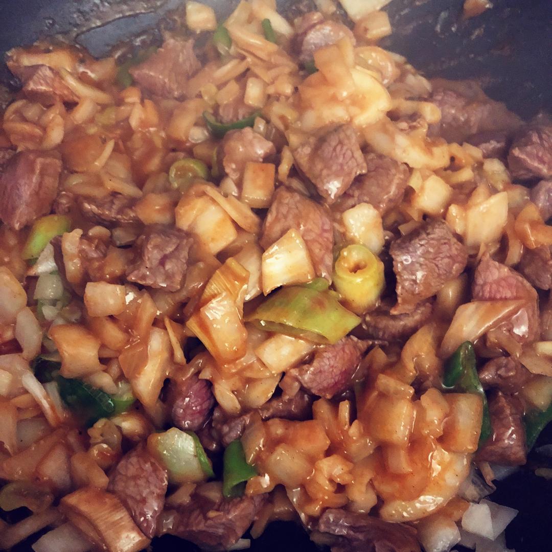 黑椒年糕牛肉粒