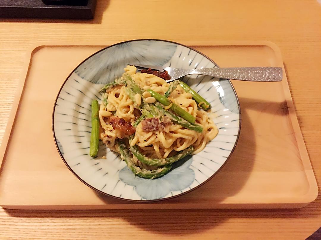 莳萝三文鱼芦笋意面