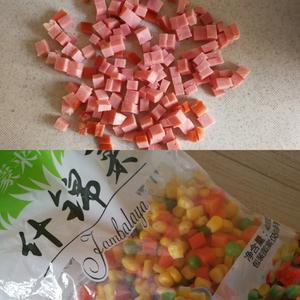 黄金菠萝炒饭的做法 步骤1