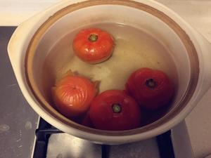 番茄豆腐鲜菇汤的做法 步骤2