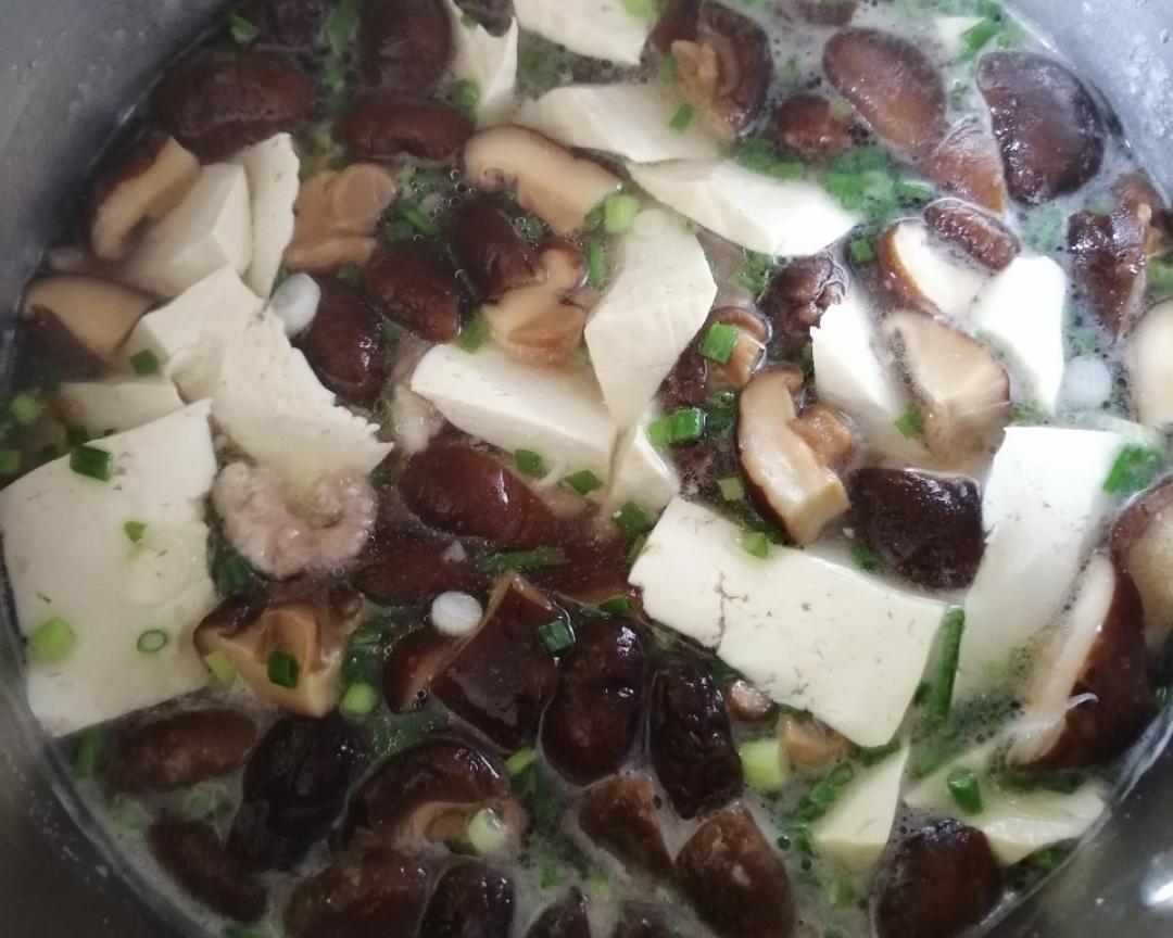 香菇瘦肉豆腐汤的做法