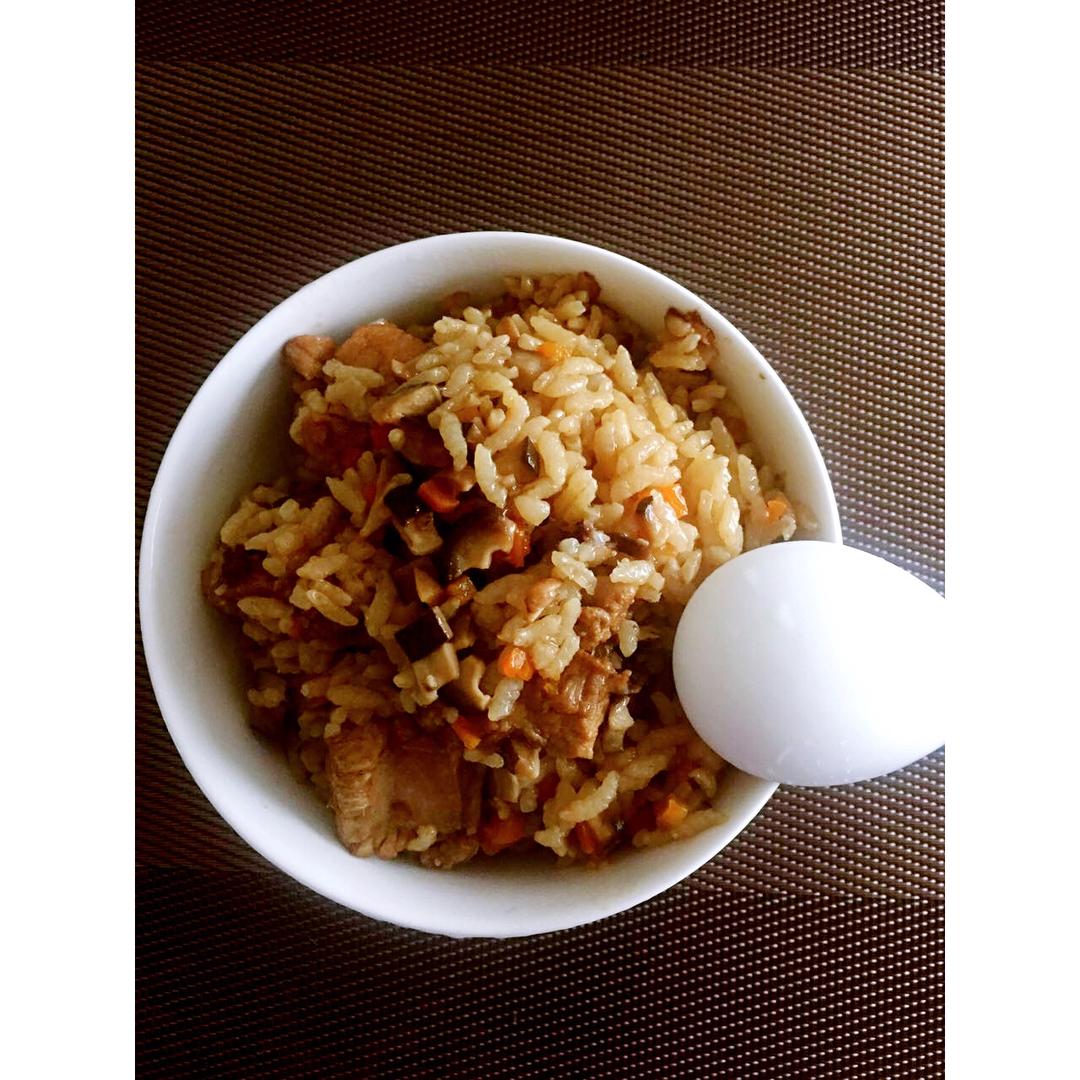 喷香排骨焖饭（爆好吃）