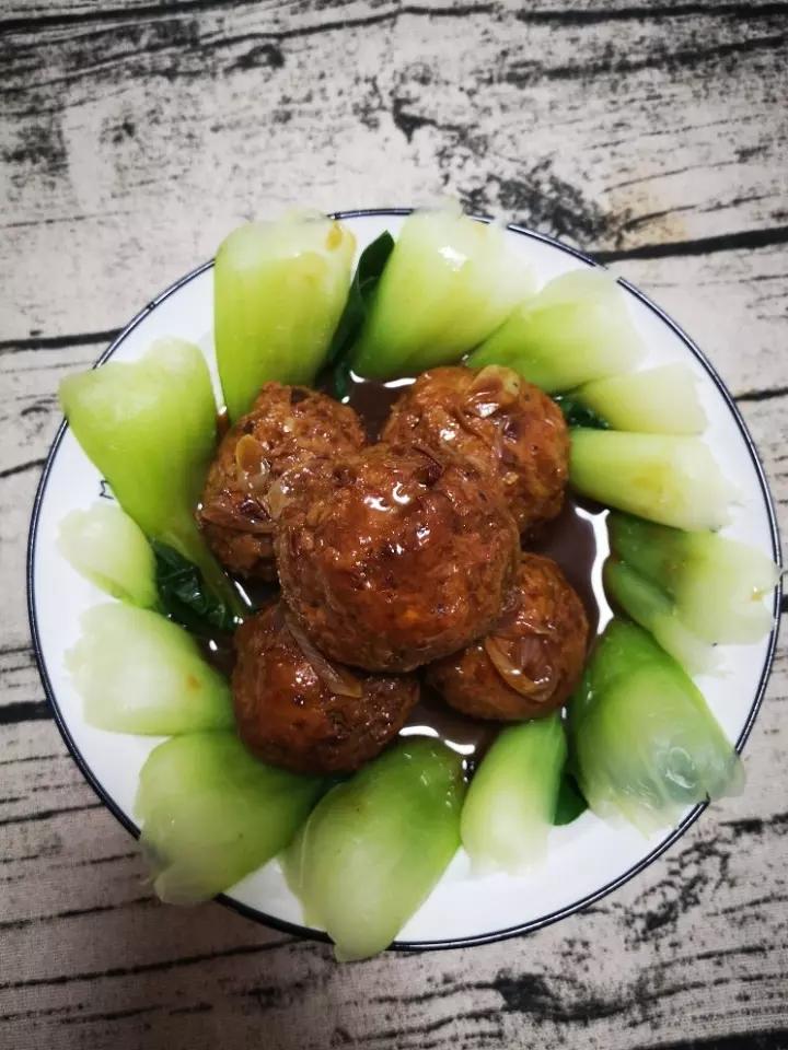 红烧狮子头四喜丸子