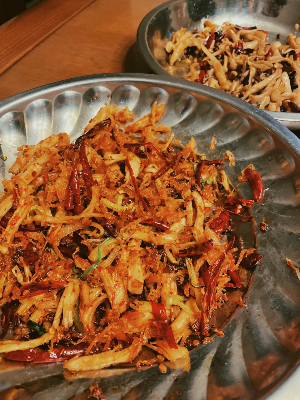 【麻辣鸡丝】上过春晚的家常菜，10元一大盘，干香酥韧真上头！