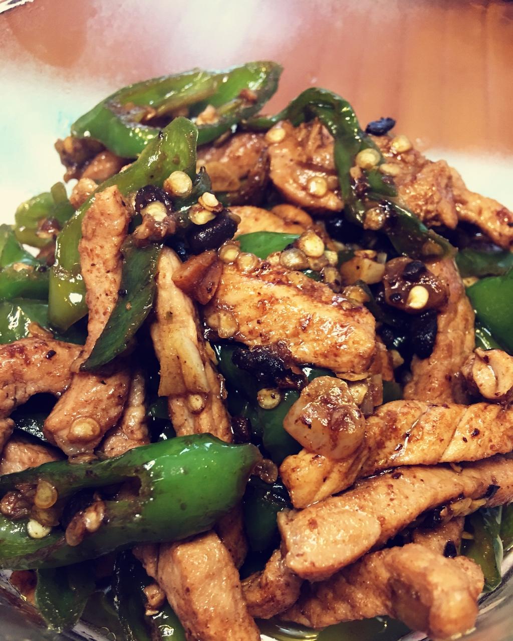 农家小炒肉【记忆中勾魂的油汤】