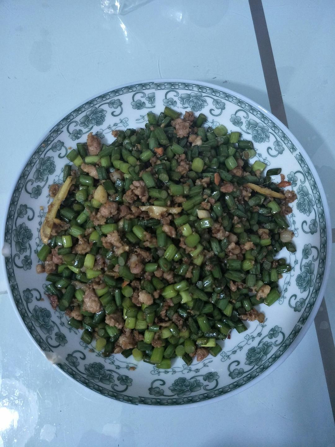 苍蝇头 （蒜台炒肉末）下饭菜