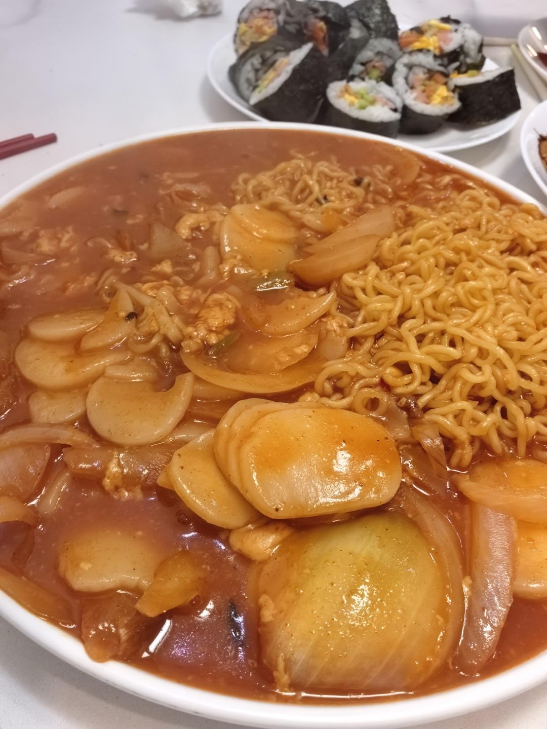 芝士拉面炒年糕—韩国街边美食改良版