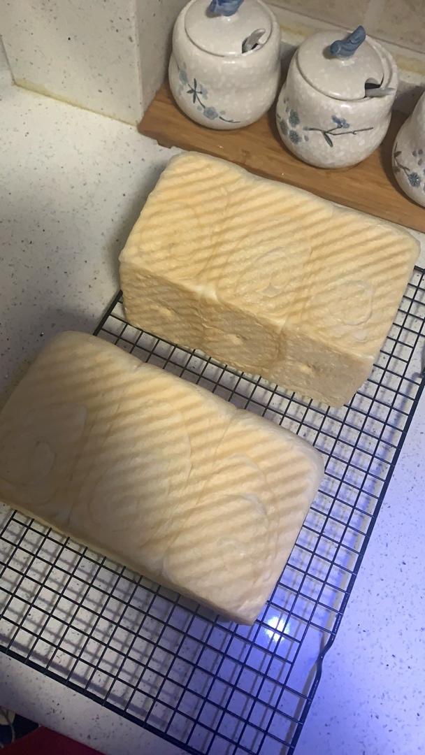 超级绵~奶白吐司