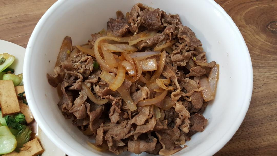 洋葱爆肥牛