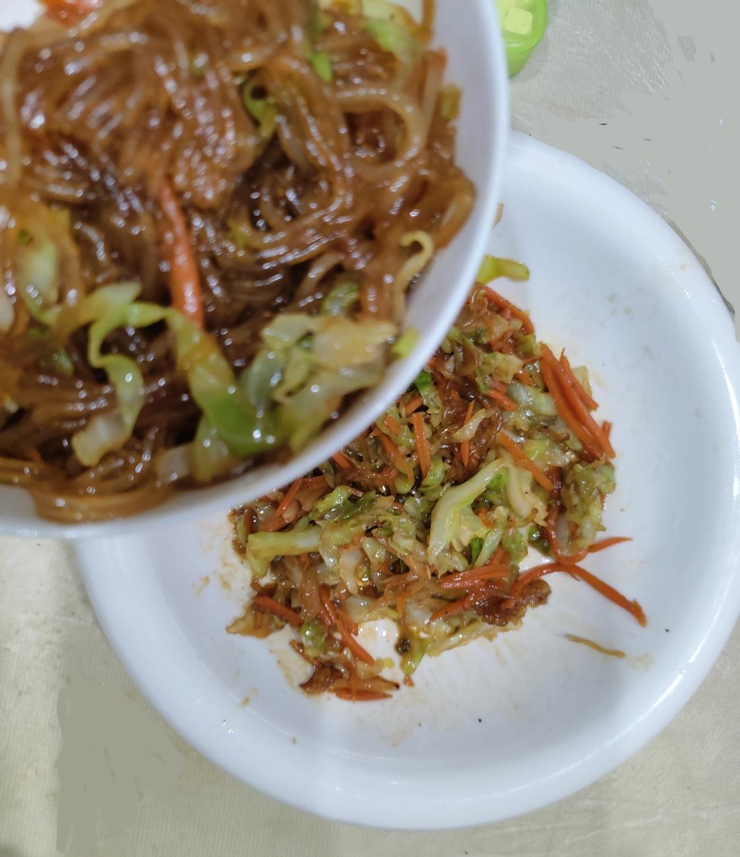 最近爱吃粉丝粉条～包菜炒粉丝