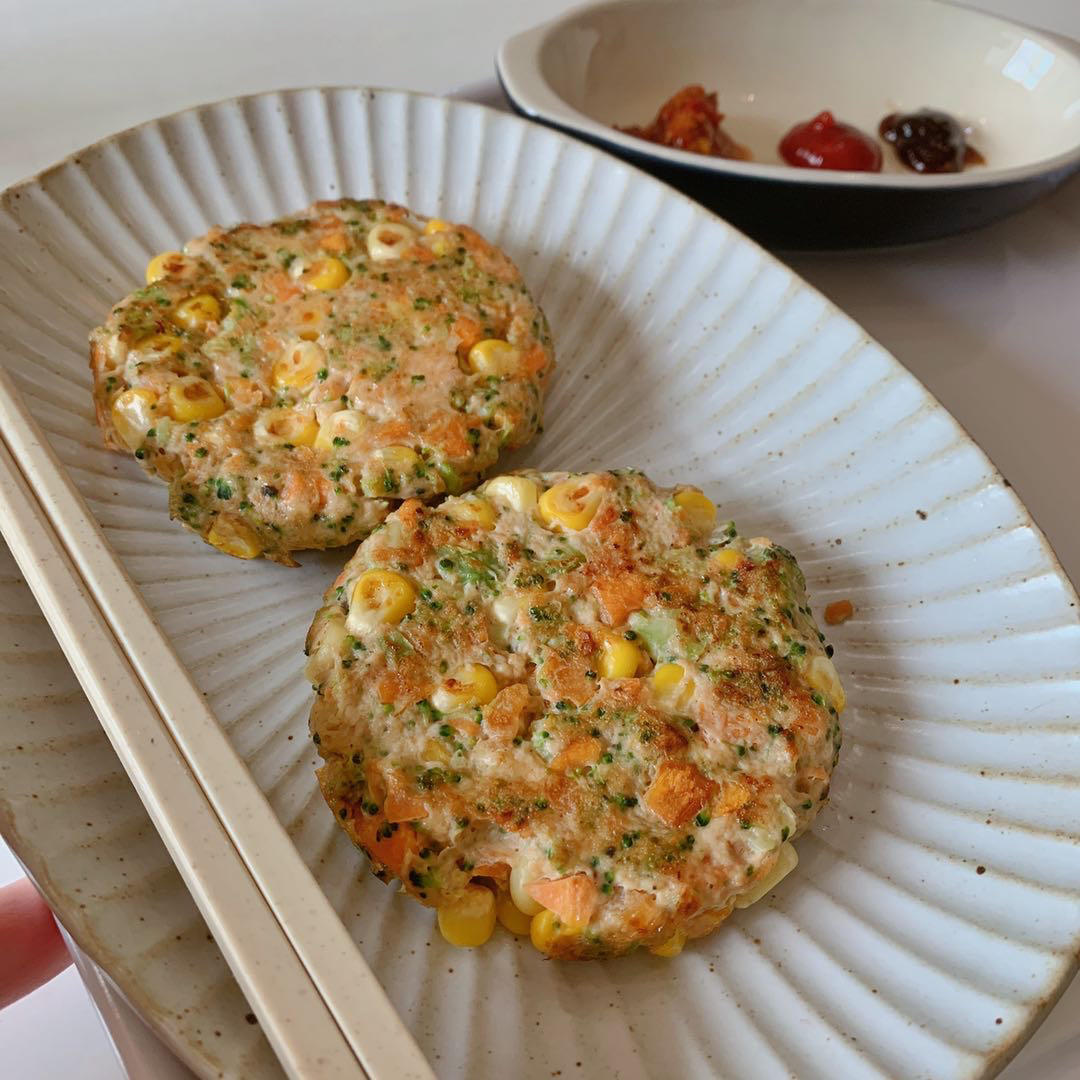 ㊙️低脂又饱腹的鸡胸肉时蔬饼，减脂餐！