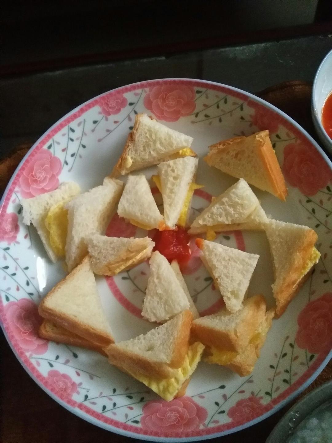 宝宝早餐：一口一个的小三明治