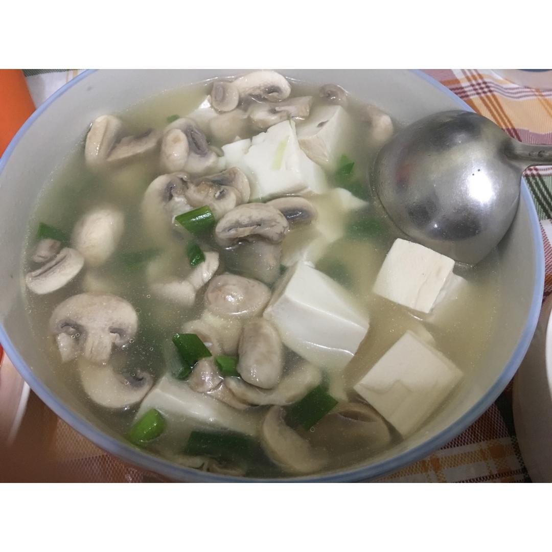 豆腐蘑菇汤