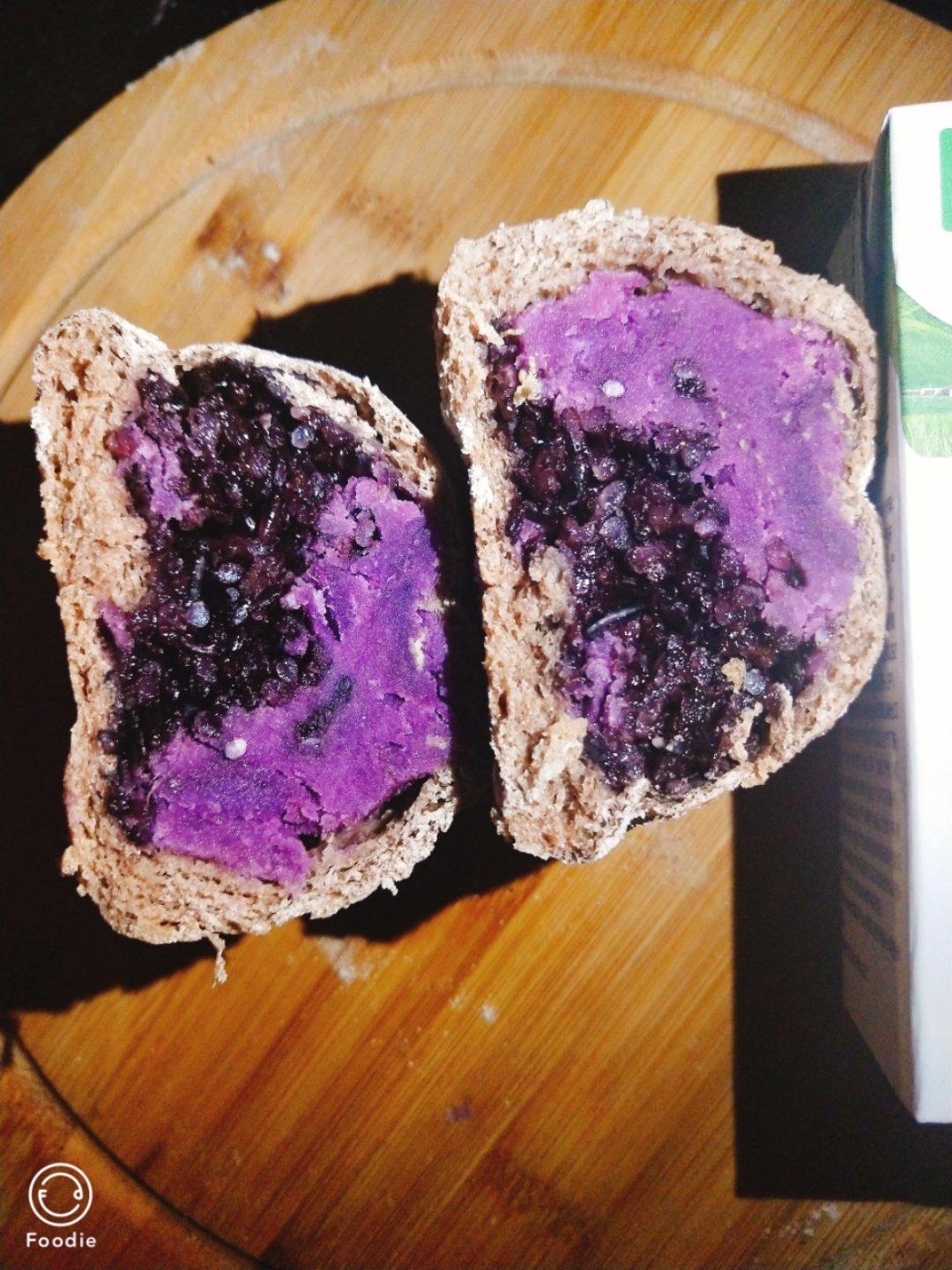 无油无糖纯全麦芋泥紫薯紫米面包