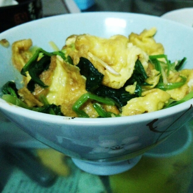 菠菜炒鸡蛋