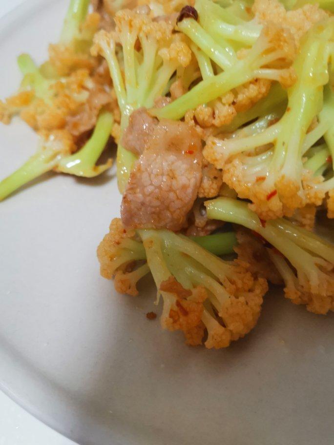 老丁的私房菜-干锅花菜