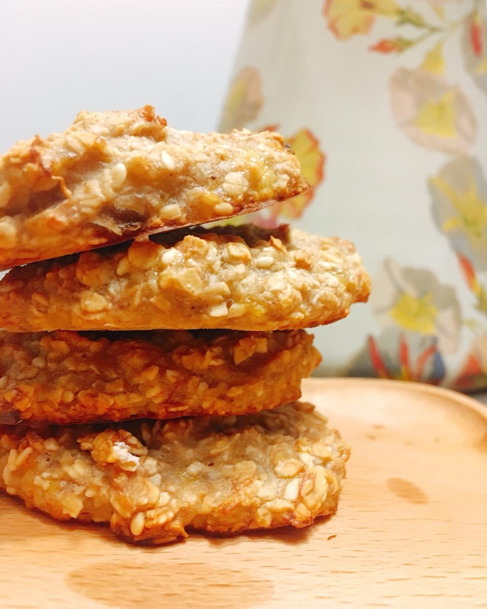 香蕉燕麦葡萄干曲奇饼