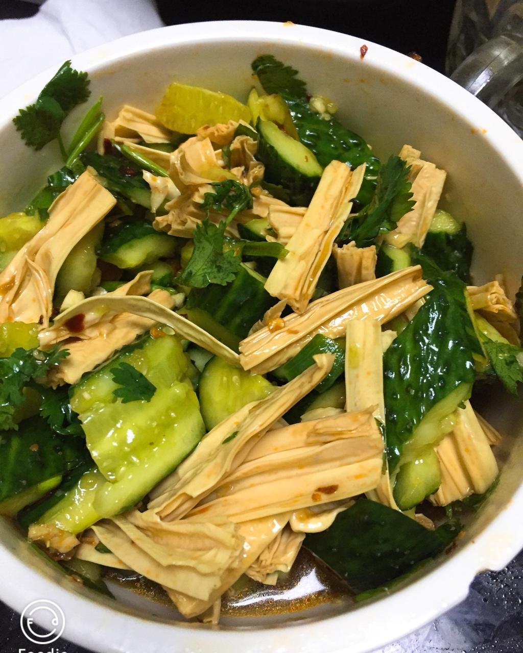 腐竹木耳拌黄瓜