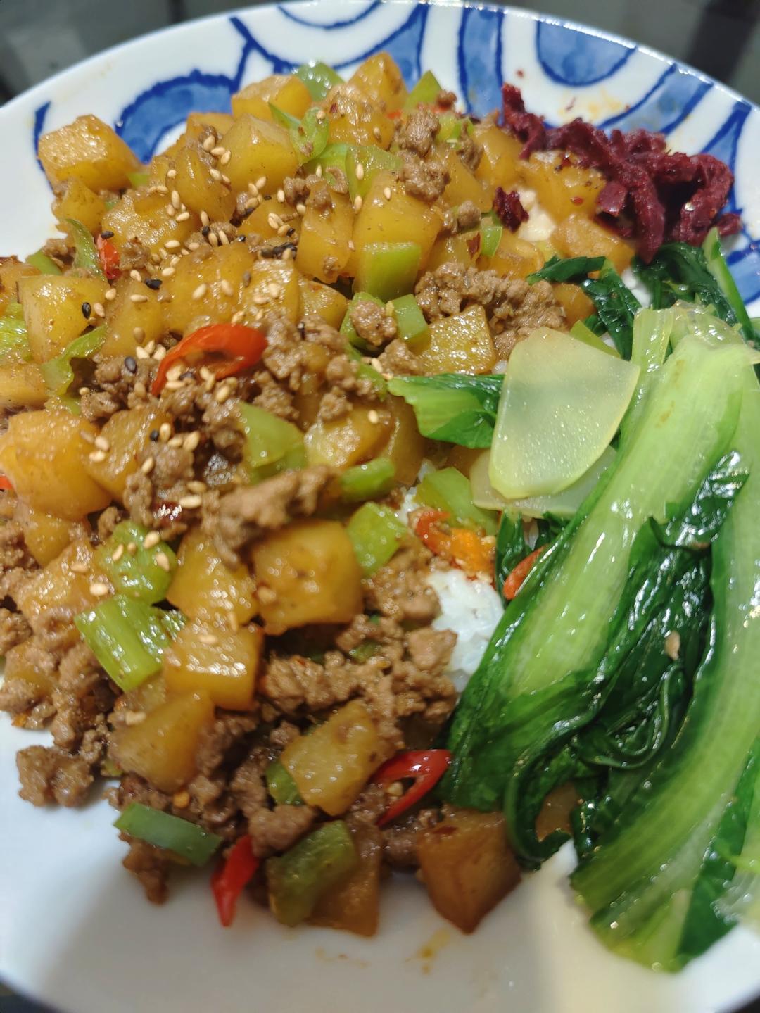 【多汁麻辣牛肉末烧土豆】-15分钟搞定的下饭菜