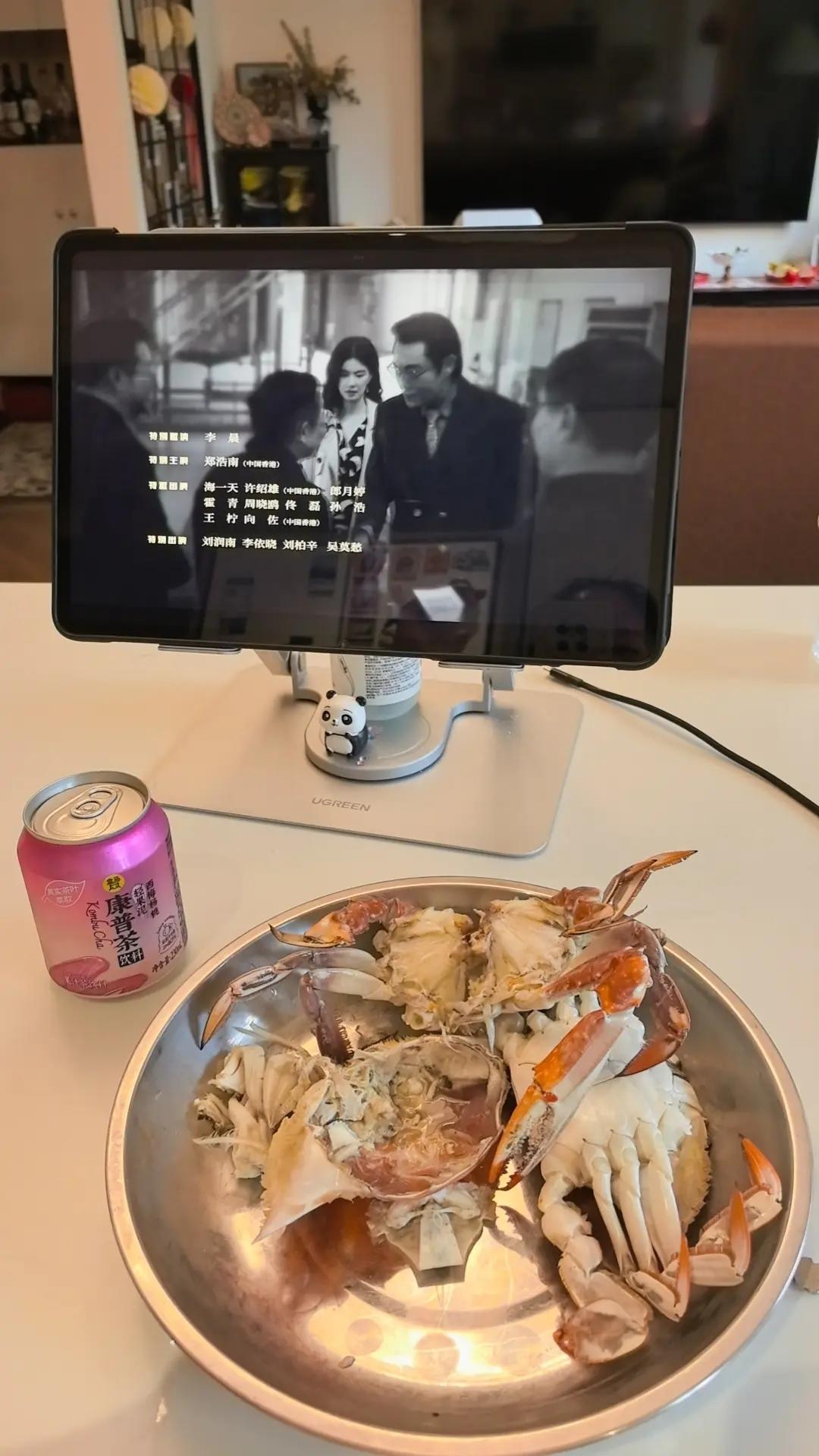 不用任何调料的极简烤蟹