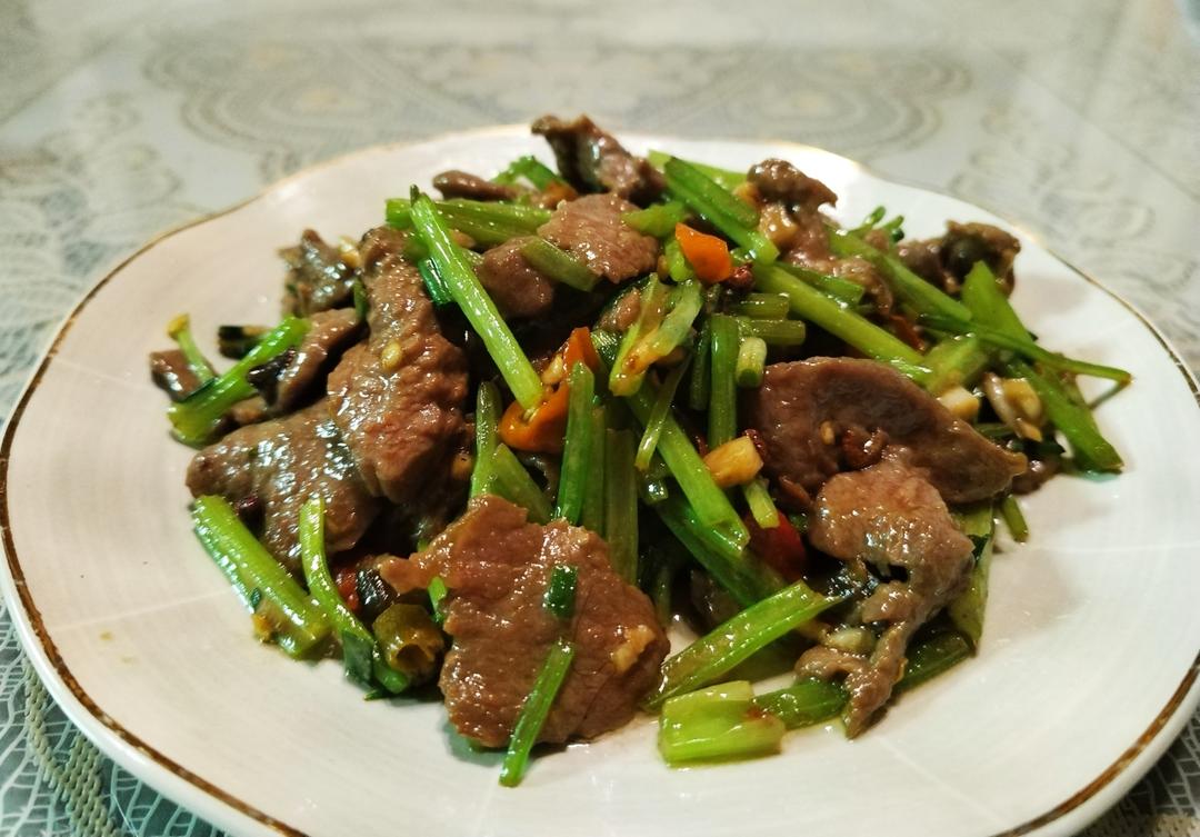 小炒牛肉（肉嫩味香）