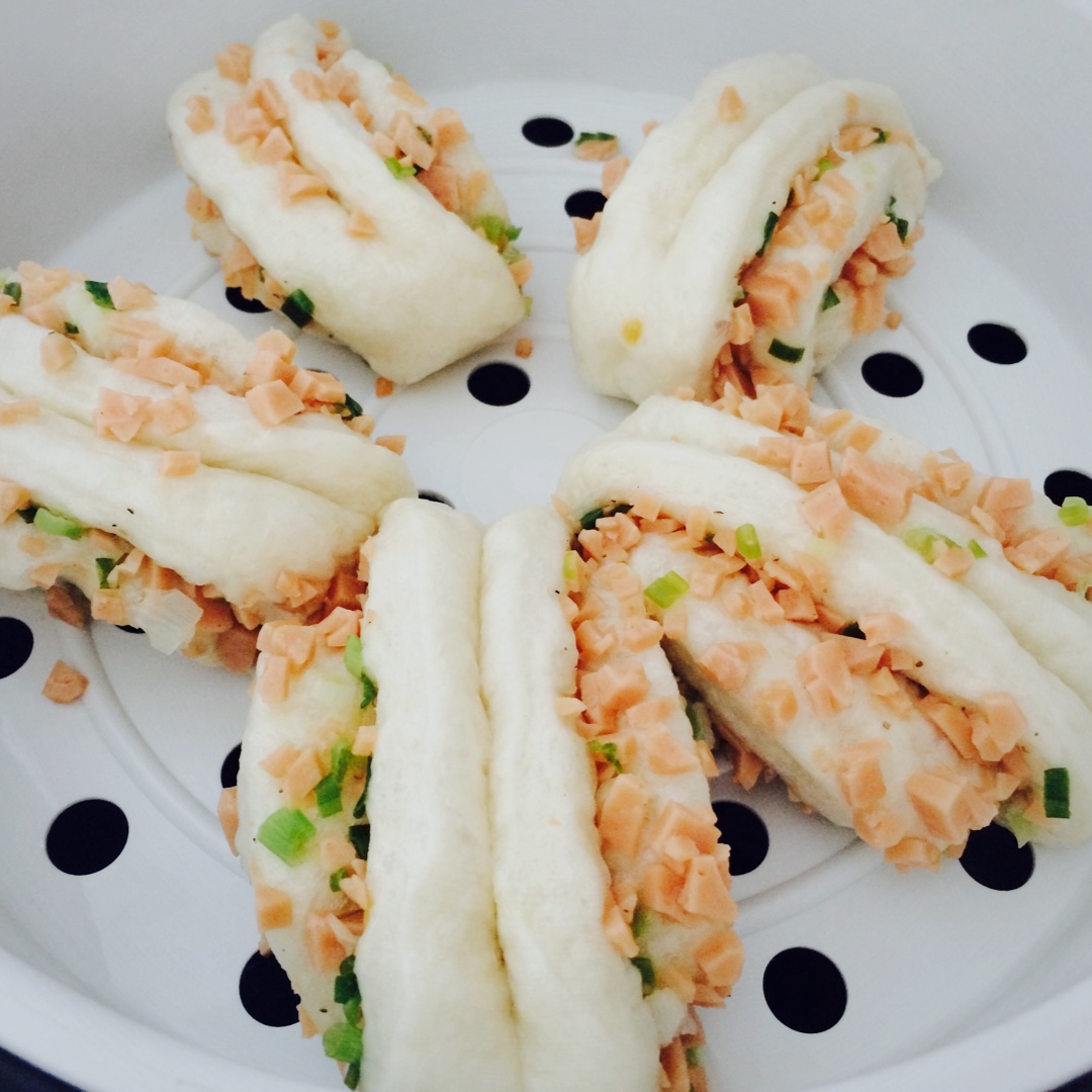 最好吃的火腿葱香花卷—附让葱不变黄的小窍门