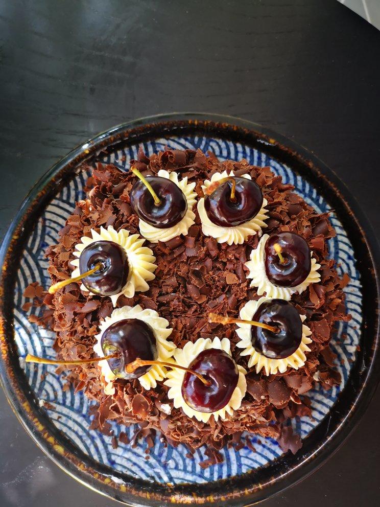 黑森林蛋糕：樱桃酒是她的灵魂