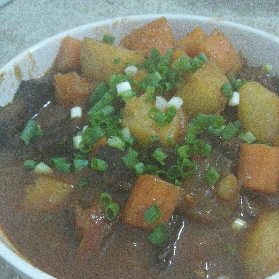 土豆炖牛肉