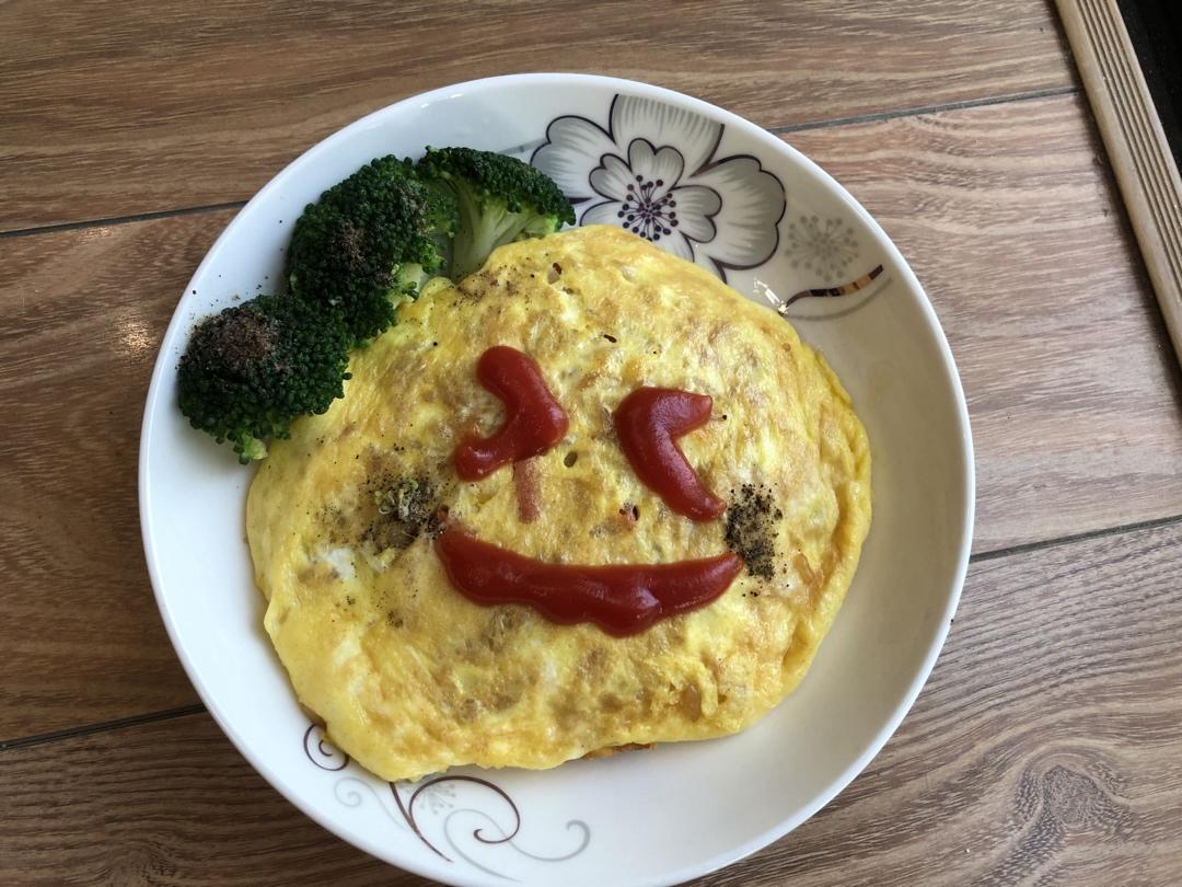 腊肠蛋包饭
