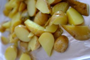 法式香煎鸡配大葱炖豆子的做法 步骤6