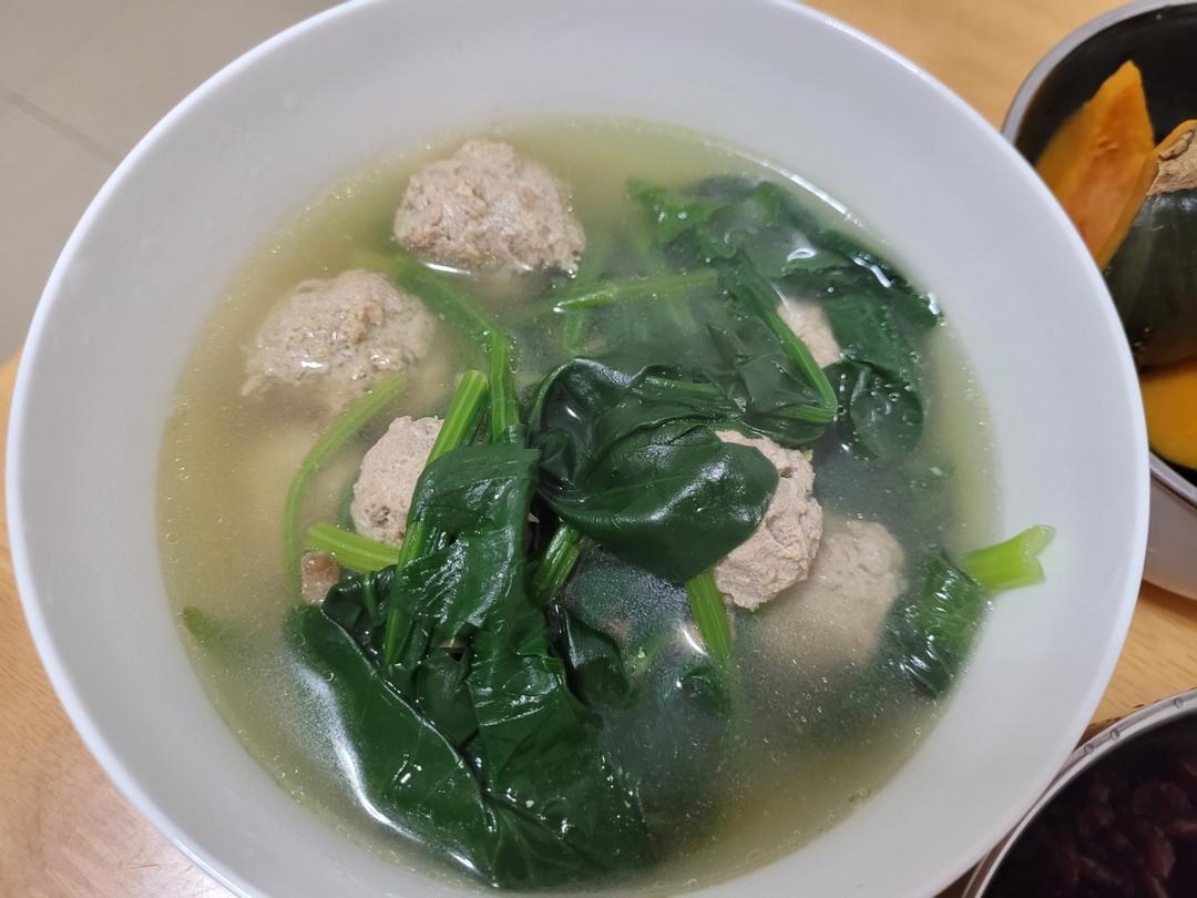 菠菜牛肉丸子汤