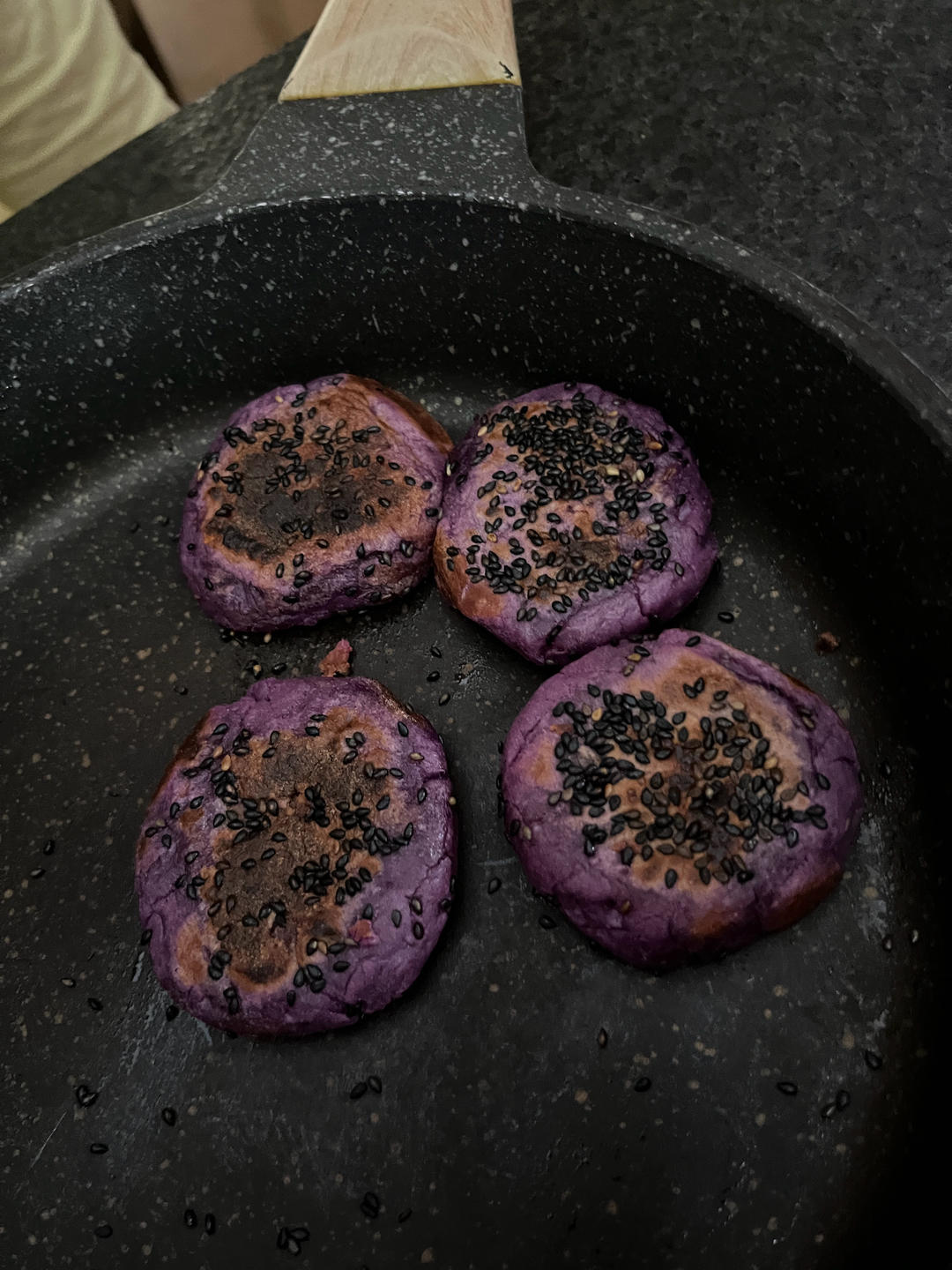 肉肉妹妈妈做的空气炸锅05奶香紫薯饼软糯q弹好吃不能停