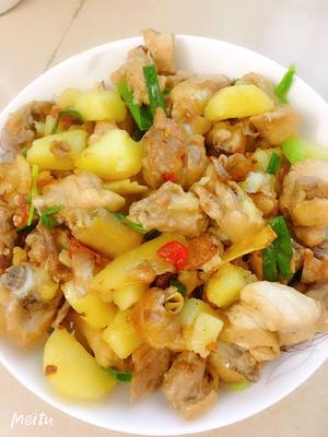 土豆炖鸡的做法 步骤7