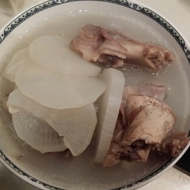 棒骨萝卜汤
