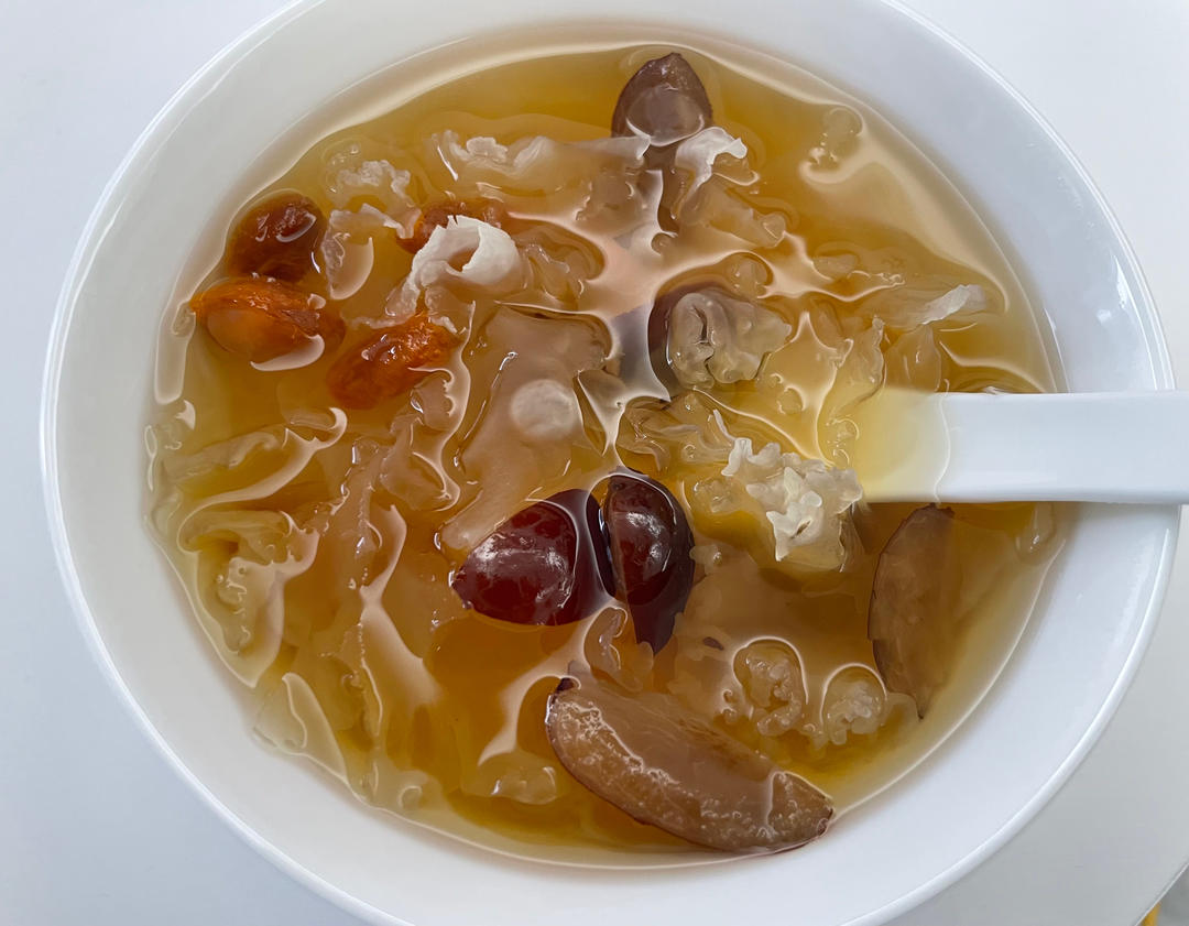 怎样煮出胶的银耳羹