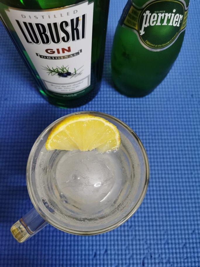 gin tonic 金汤力