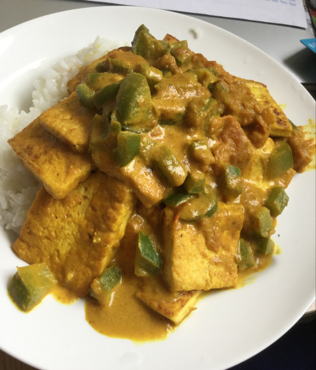 椰香咖喱豆腐（Curried Stewed Tofu with Coconut Milk)