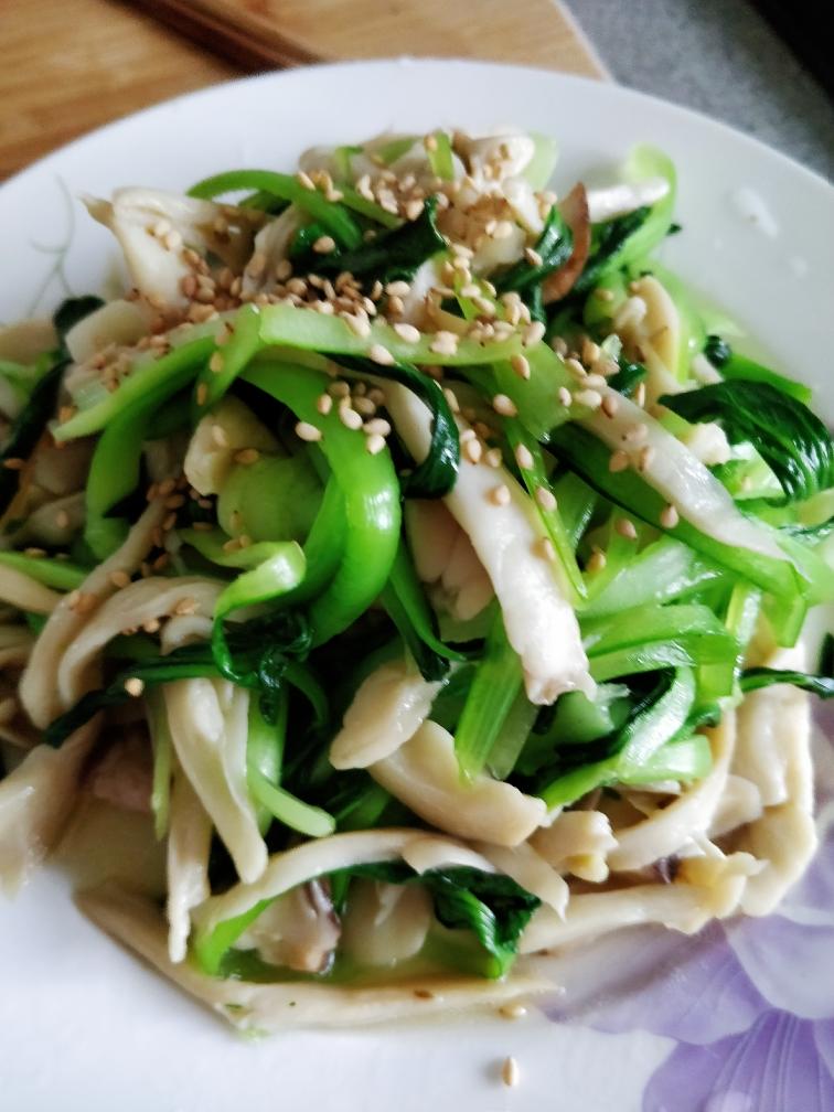 手撕杏鲍菇炒青菜