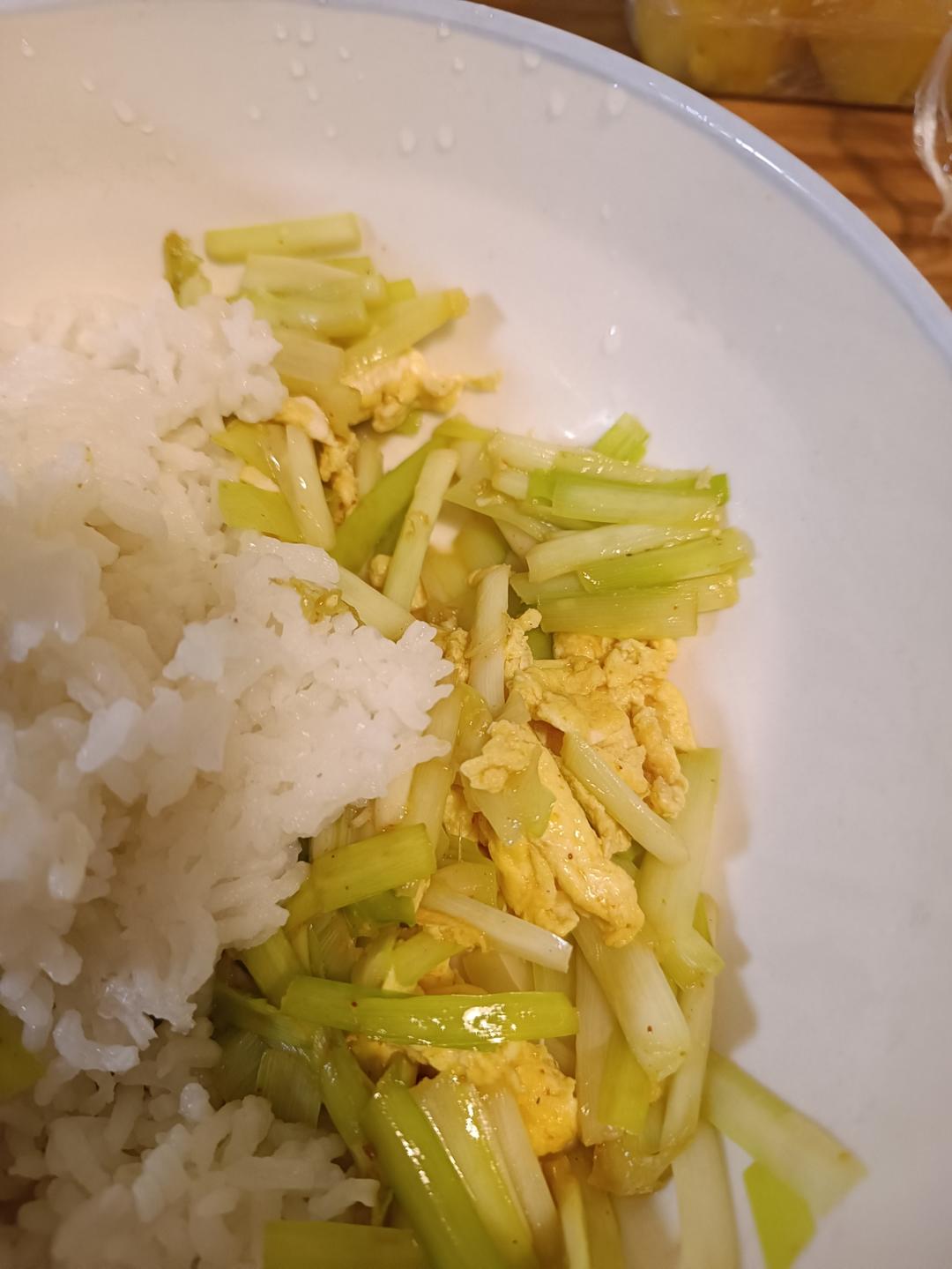 韭菜炒鸡蛋——三分钟快手下饭菜 掌握火候的秘诀