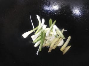 私房菜—酸菜闷鳗鱼干—下酒菜的做法 步骤2