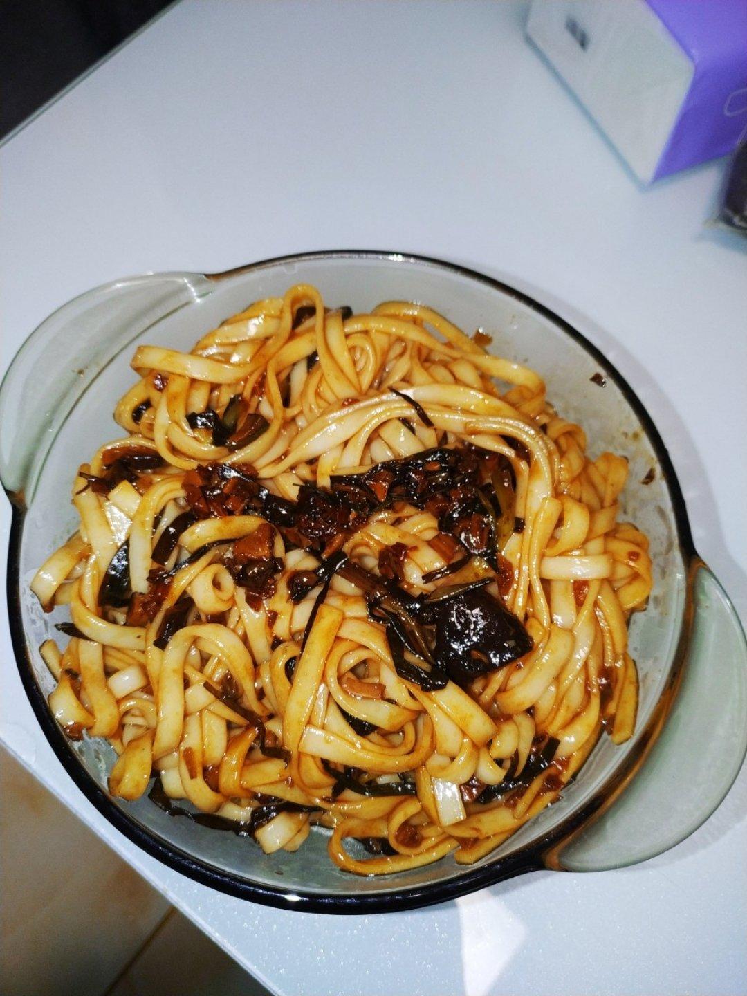极香的葱油面