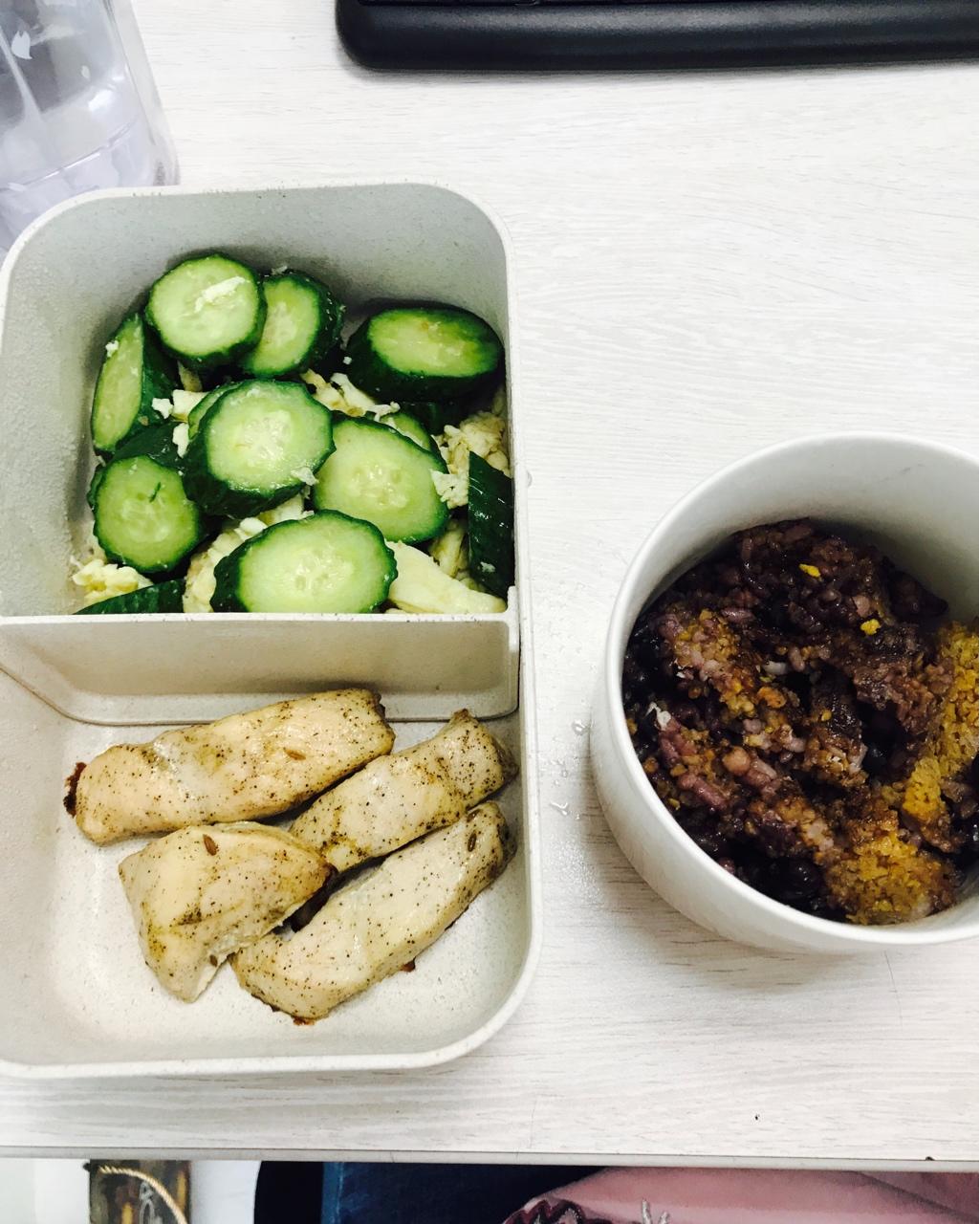 周周今天吃什么。