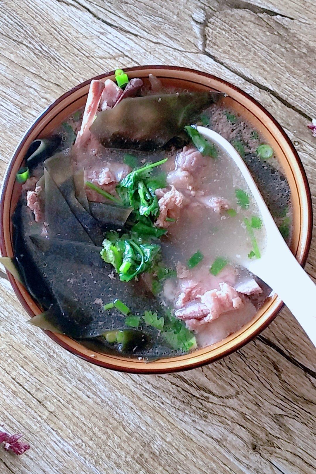 秋凌花落做的海带排骨汤