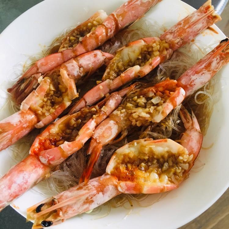【蒜蓉粉丝蒸虾】
